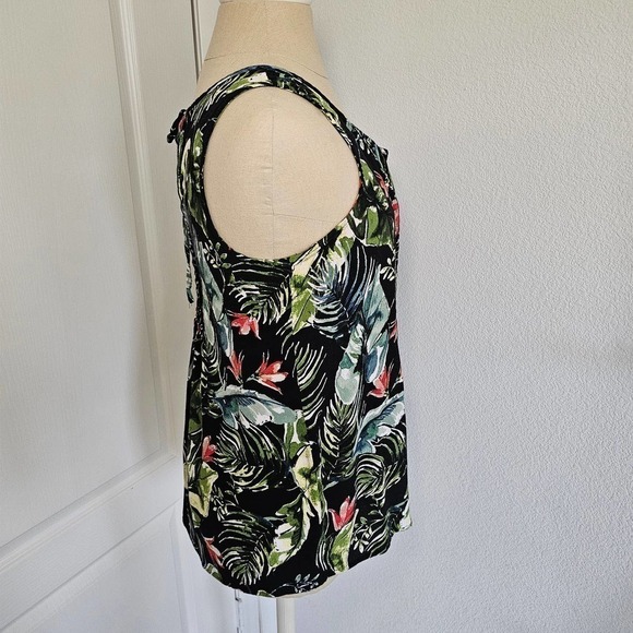 Sanctuary Black Floral Motif Tank Size L - Picture 2 of 6